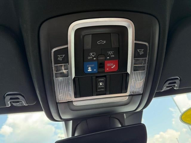 2022 RAM 1500 Longhorn 4x4 Crew Cab 5'7" Box