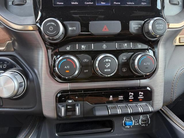 2022 RAM 1500 Longhorn 4x4 Crew Cab 5'7" Box