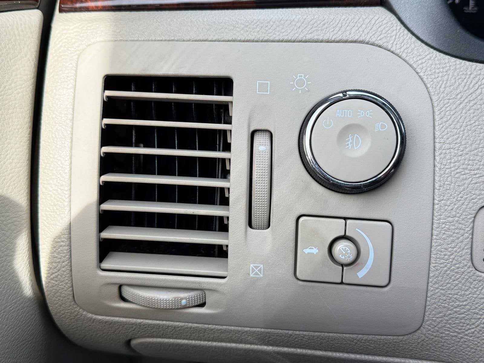 2009 Cadillac DTS Base