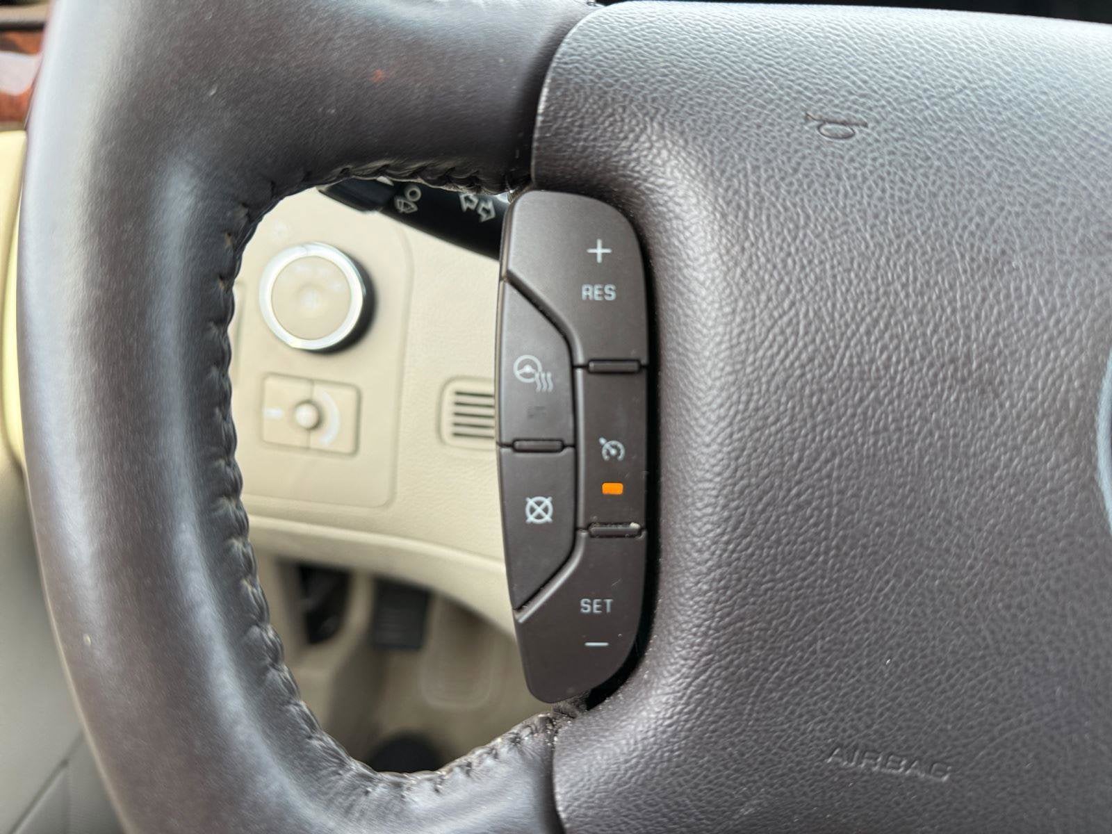 2009 Cadillac DTS Base