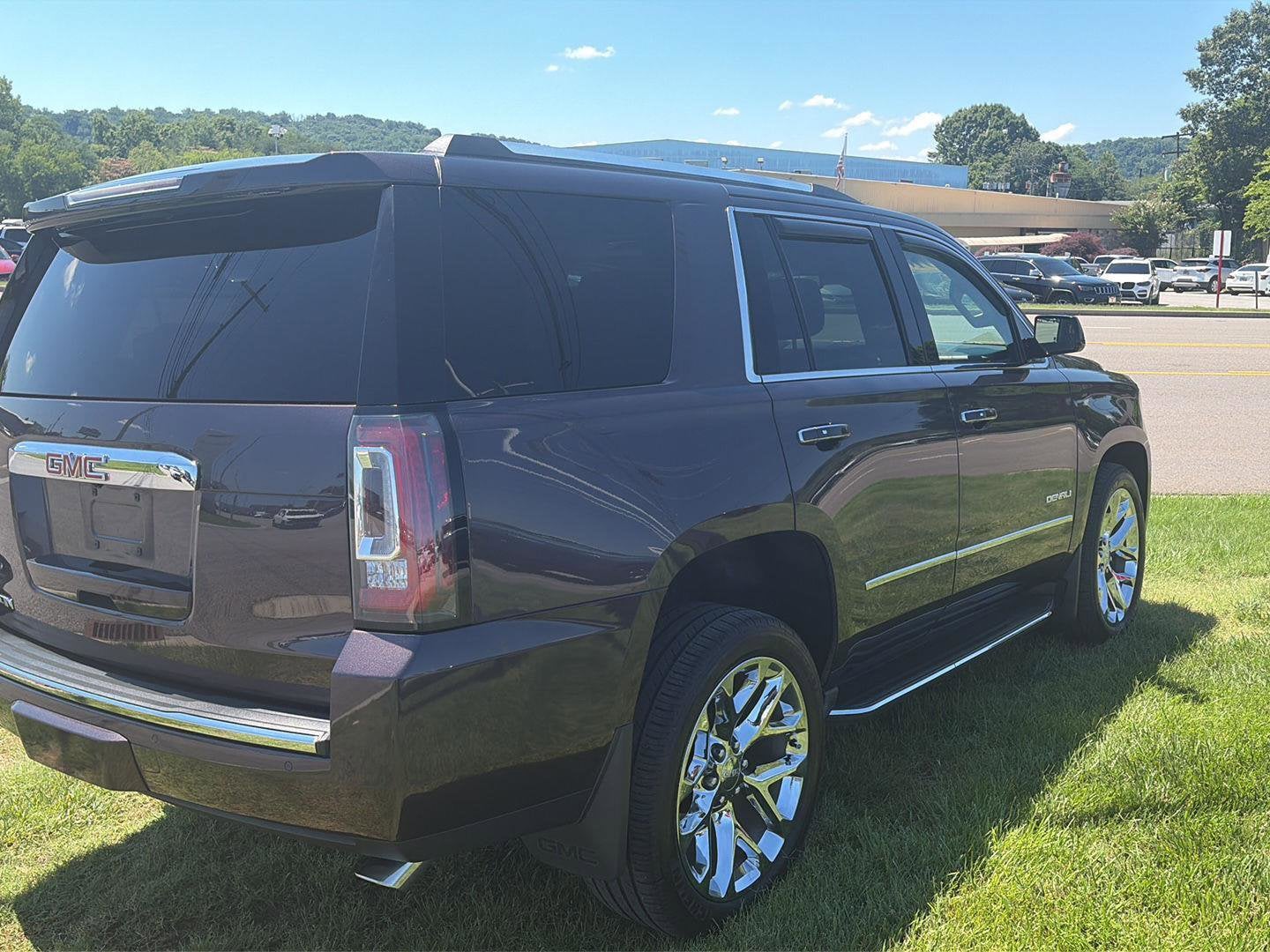 2016 GMC Yukon Base