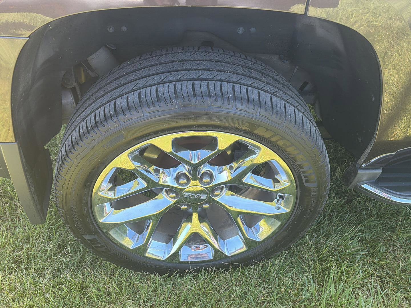 2016 GMC Yukon Base