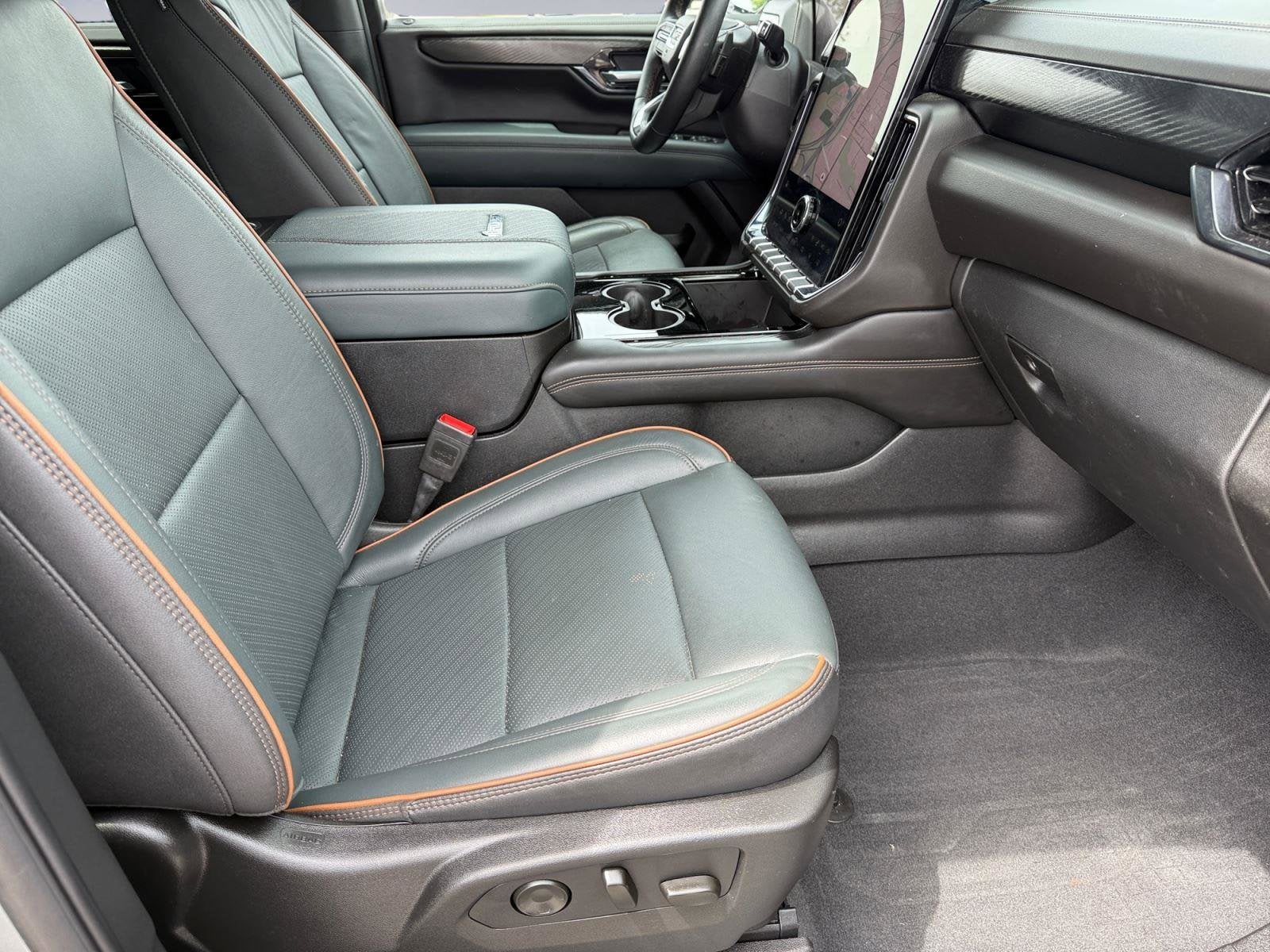2025 GMC Yukon Base