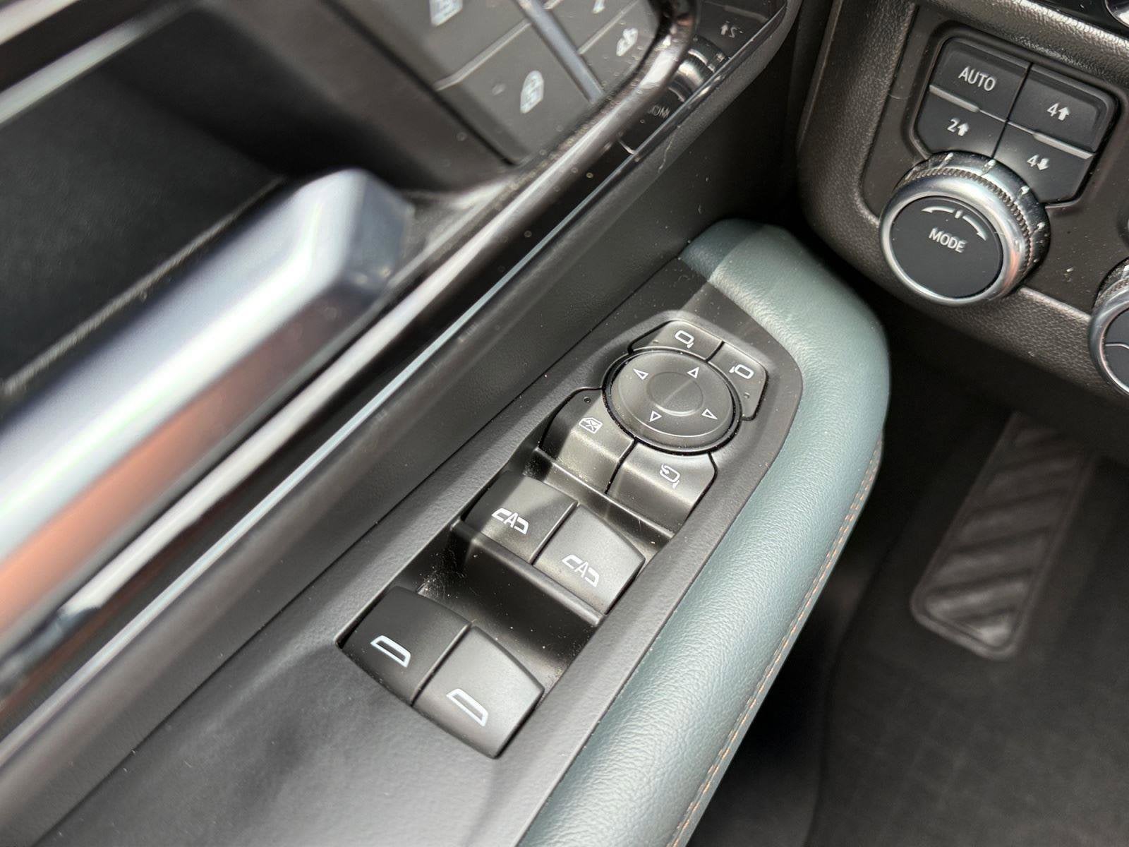 2025 GMC Yukon Base