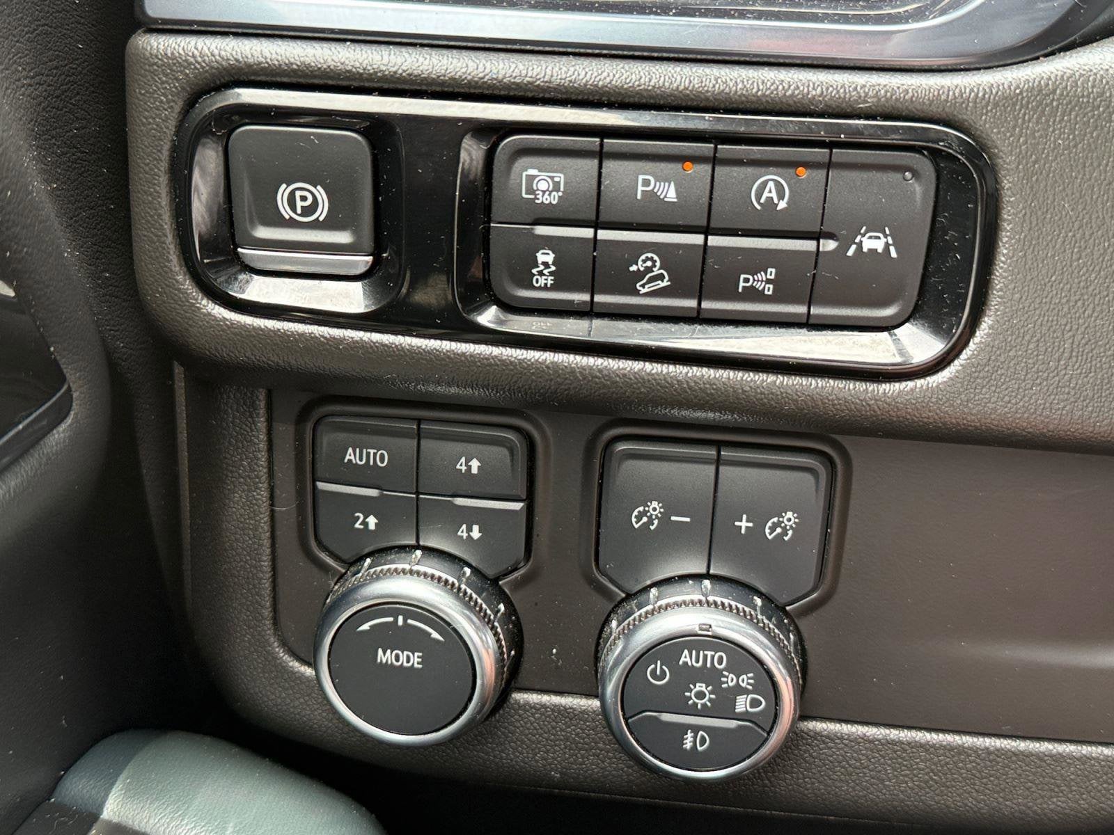 2025 GMC Yukon Base