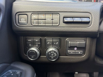 2021 GMC Yukon XL Base