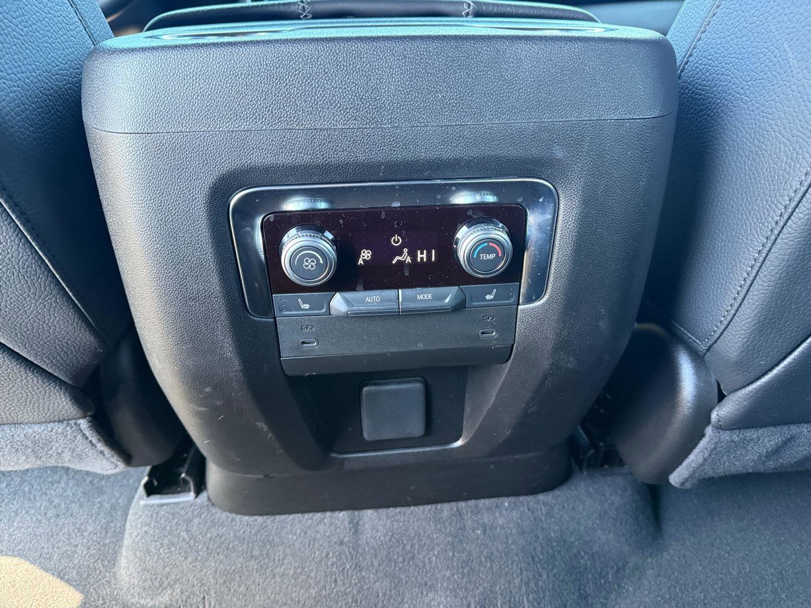 2025 GMC Yukon XL Base