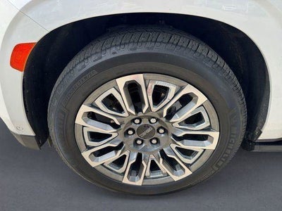 2023 GMC Yukon XL Base