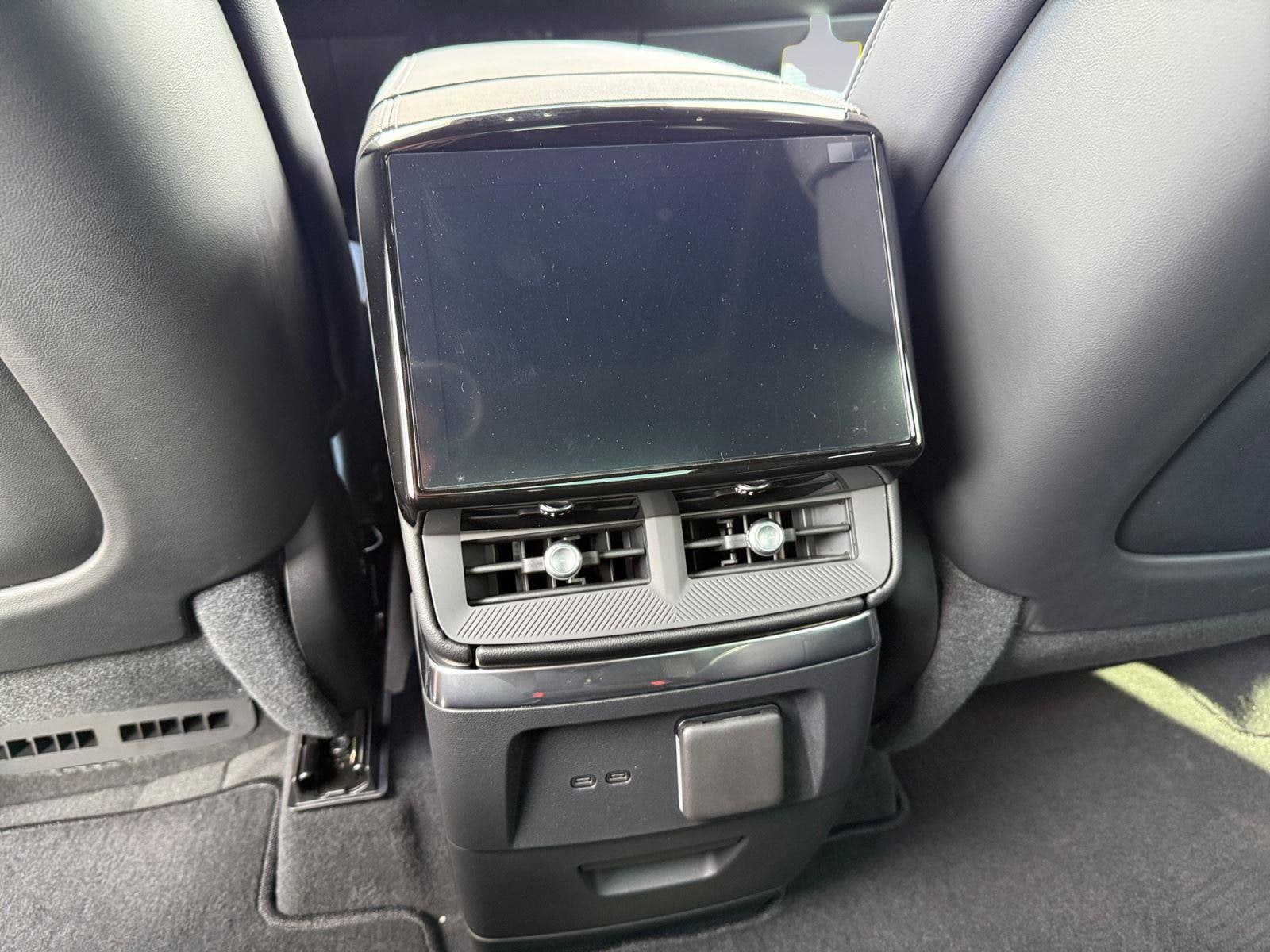 2026 Cadillac VISTIQ Luxury - Photo 14