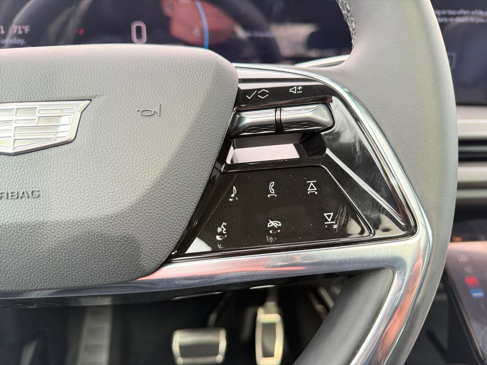 2026 Cadillac VISTIQ Sport