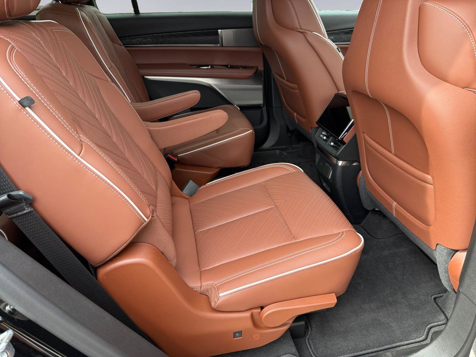 2026 Cadillac VISTIQ Platinum