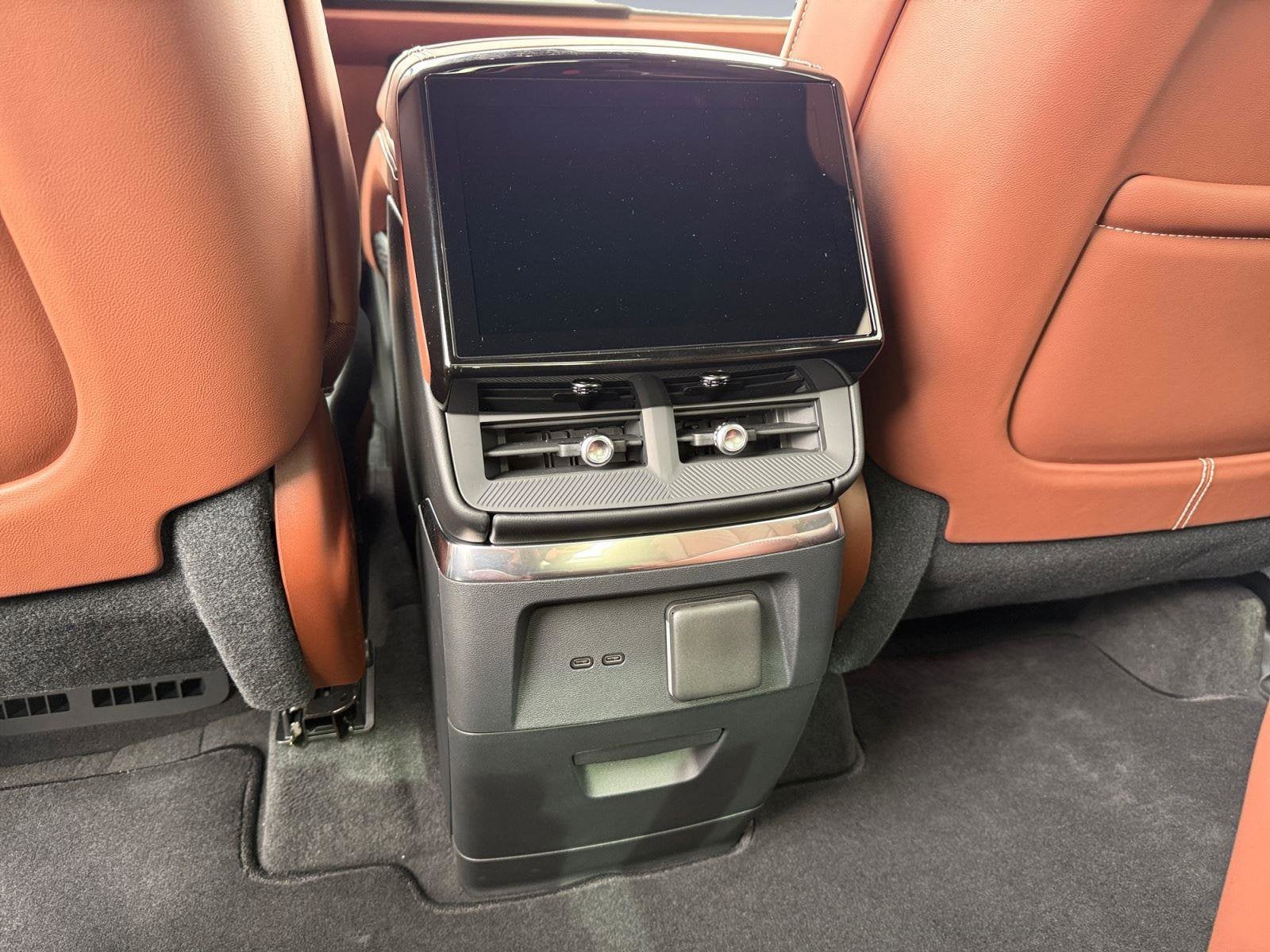 2026 Cadillac VISTIQ Platinum