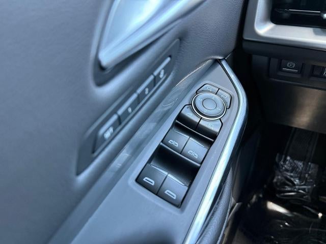 2025 Cadillac XT4 FWD 4dr Premium Luxury