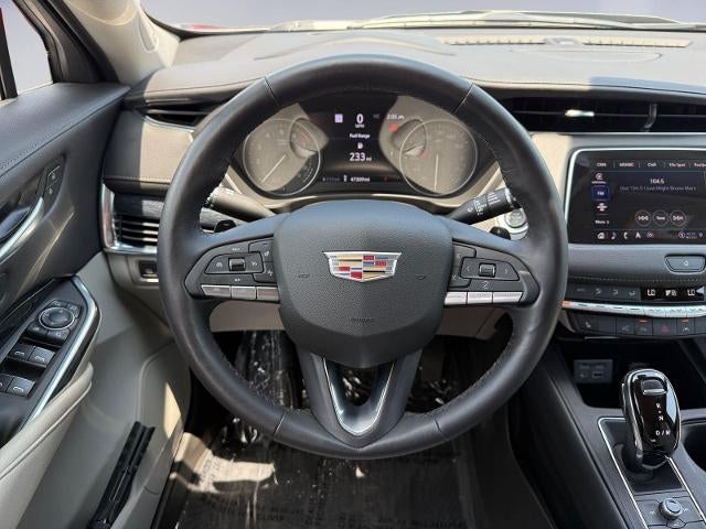 2023 Cadillac XT4 Premium Luxury