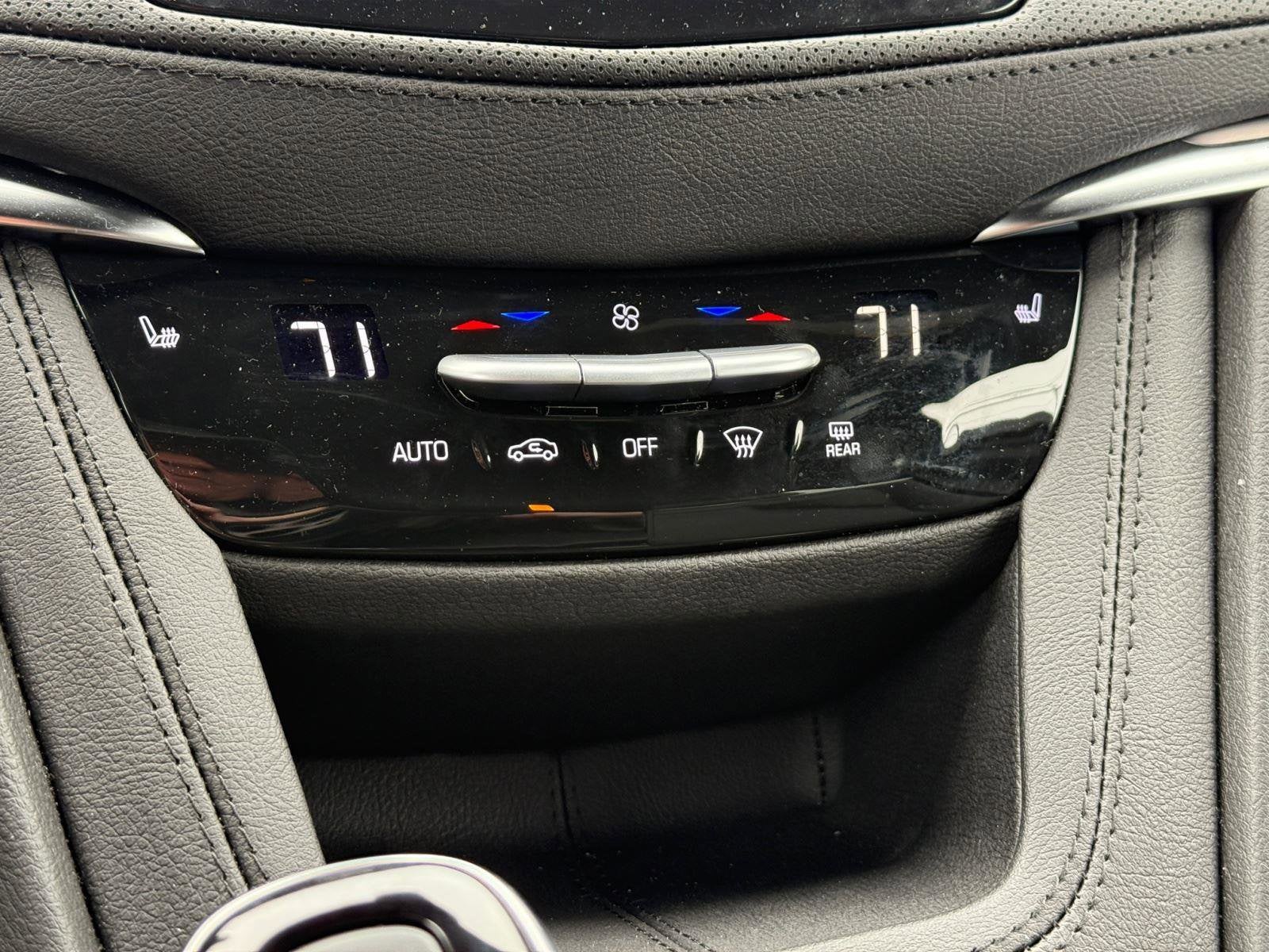 2025 Cadillac XT5 Luxury