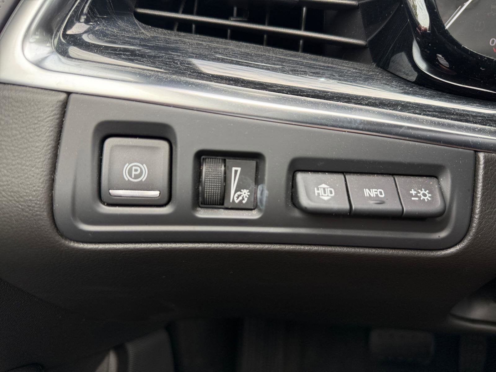 2023 Cadillac XT5 Base