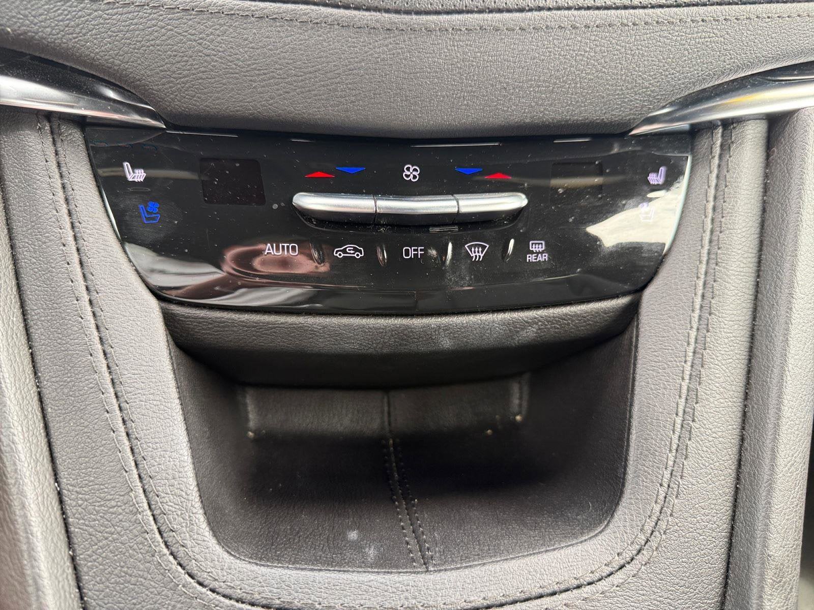 2023 Cadillac XT5 Base