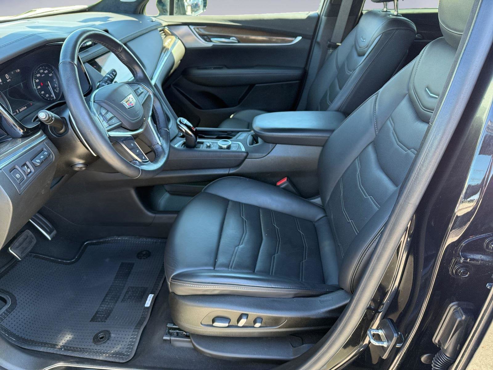 2023 Cadillac XT5 Base