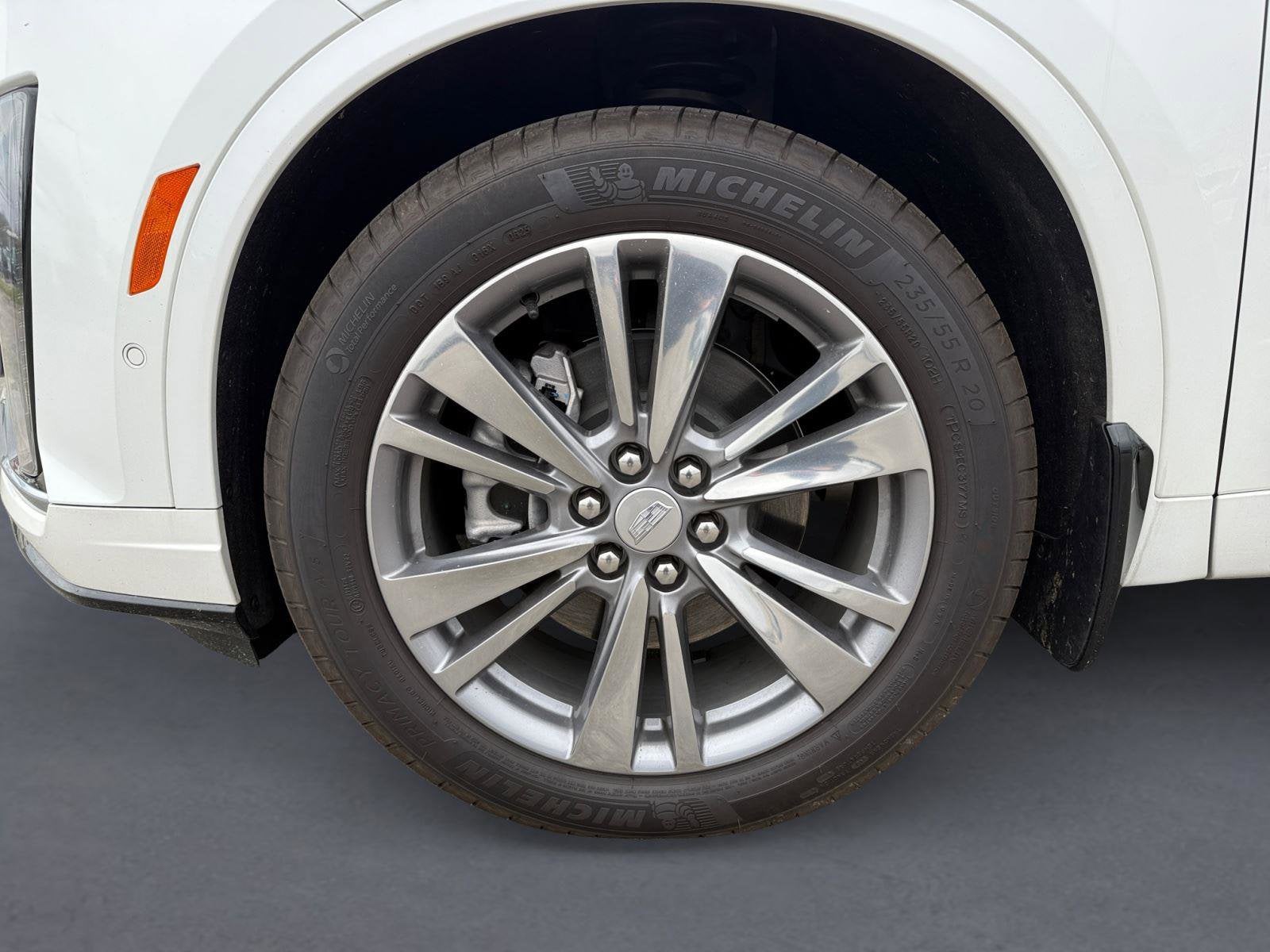 2025 Cadillac XT6 Premium Luxury