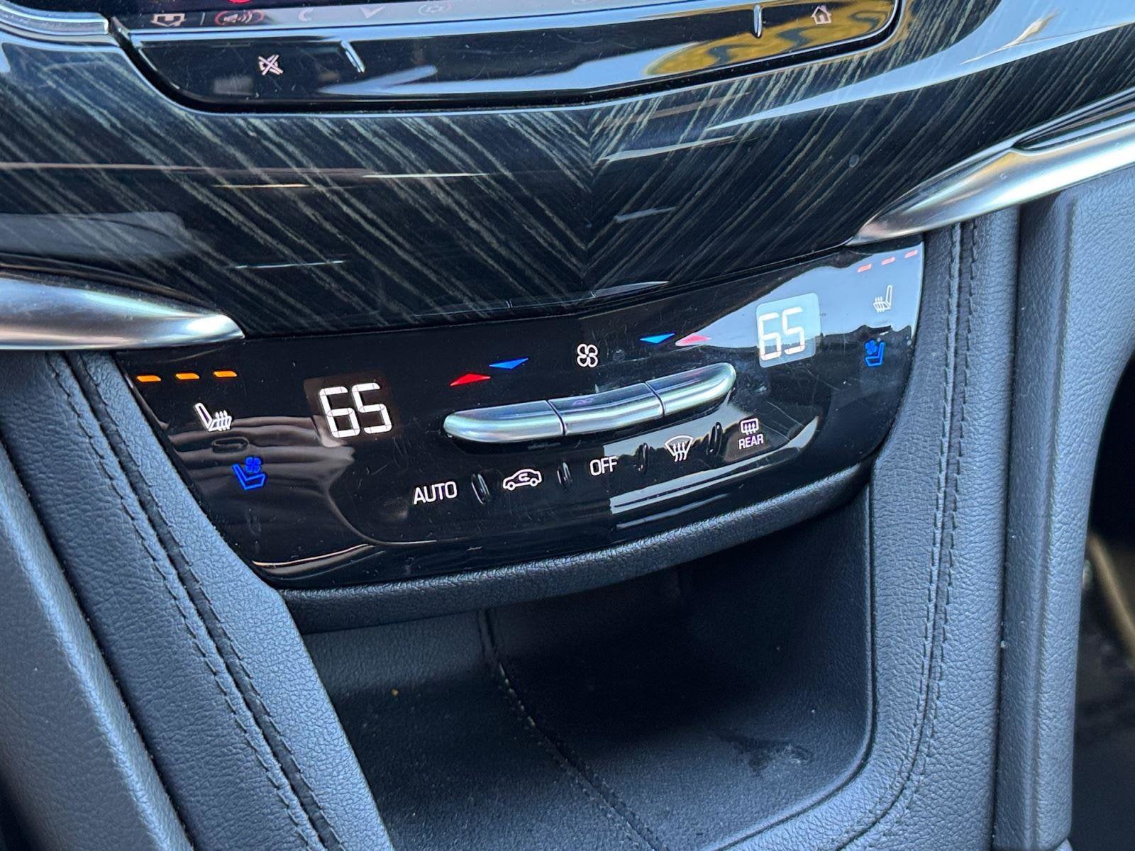 2022 Cadillac XT6 Base