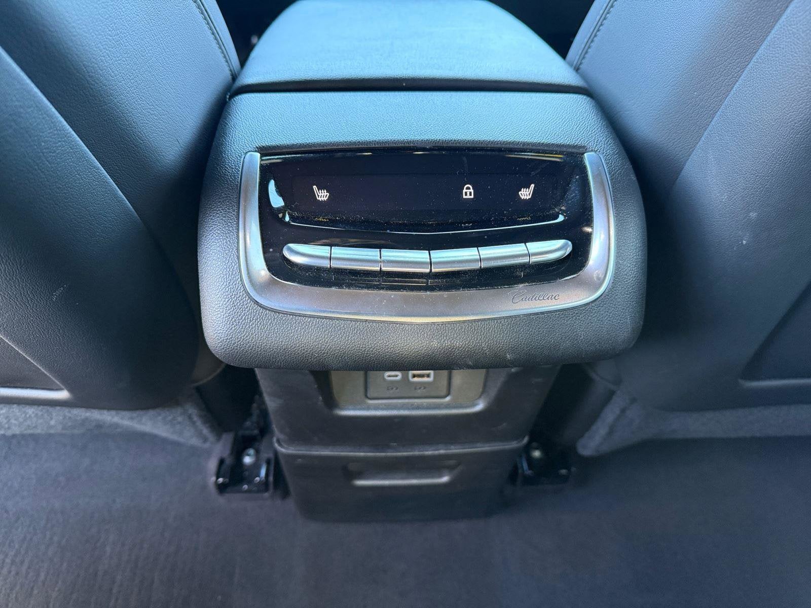 2024 Cadillac XT6 Base