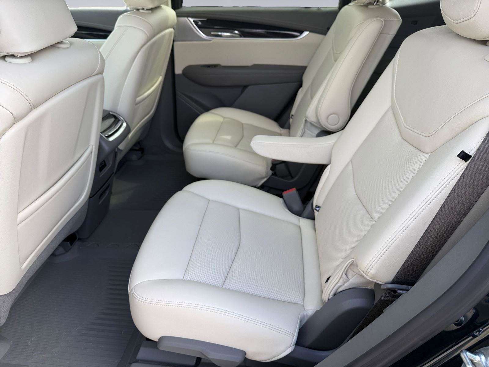 2024 Cadillac XT6 Base