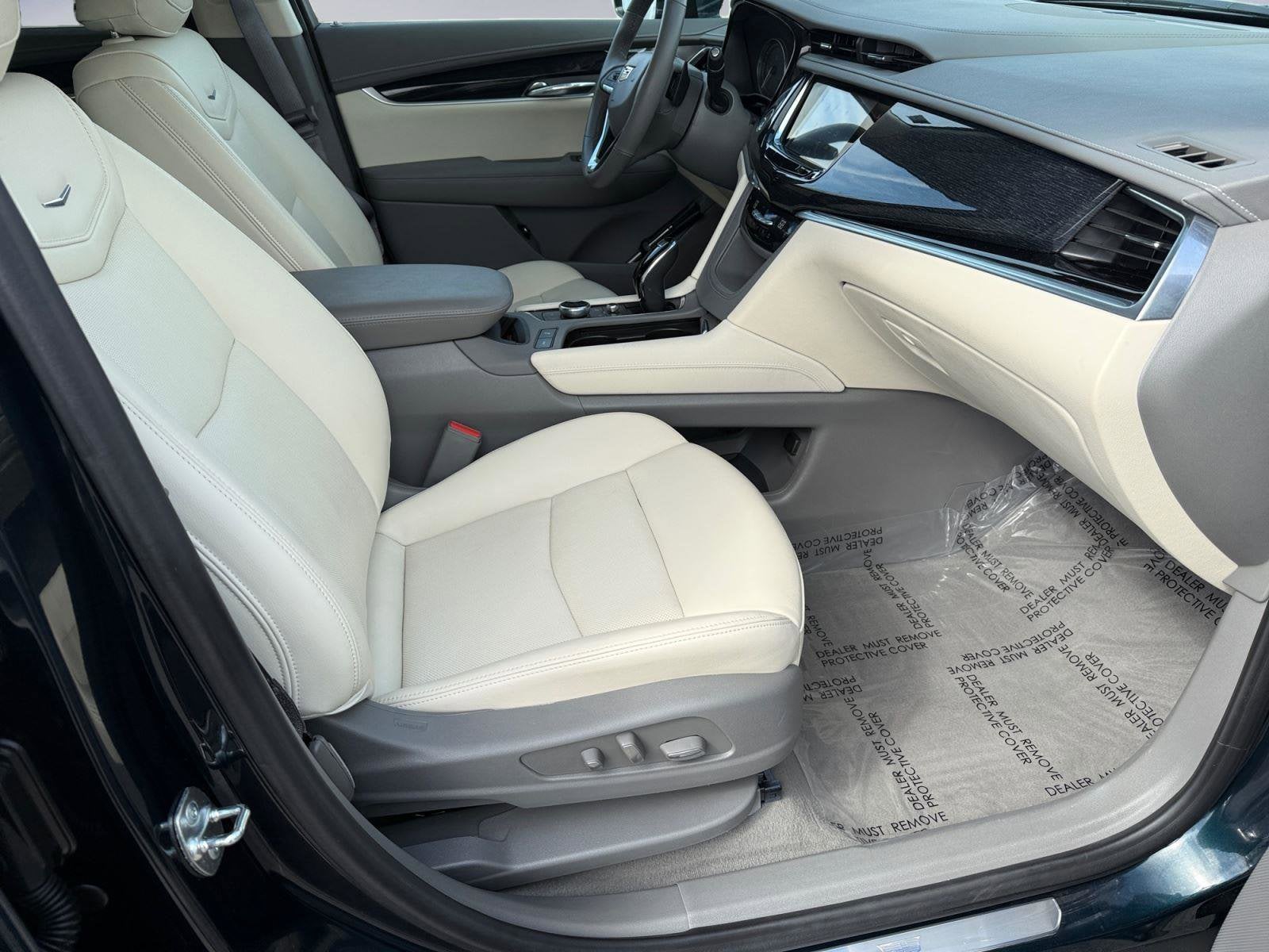 2024 Cadillac XT6 Base