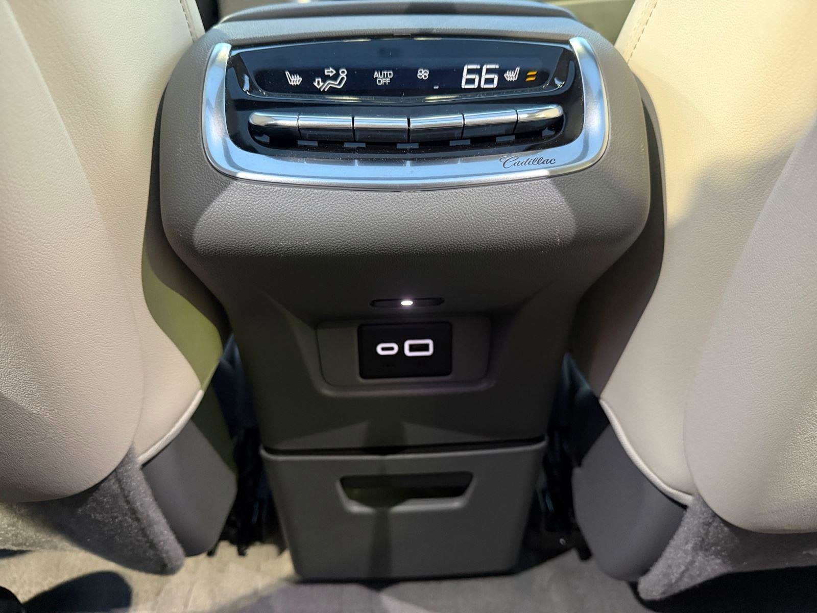 2024 Cadillac XT6 Base