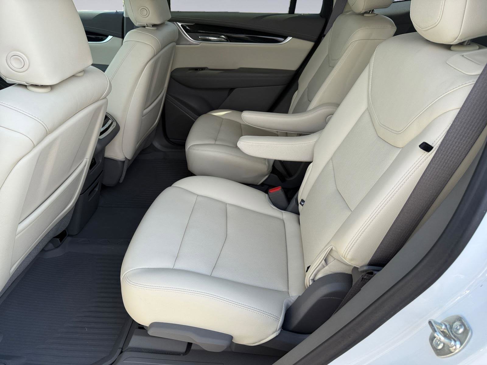 2024 Cadillac XT6 Base