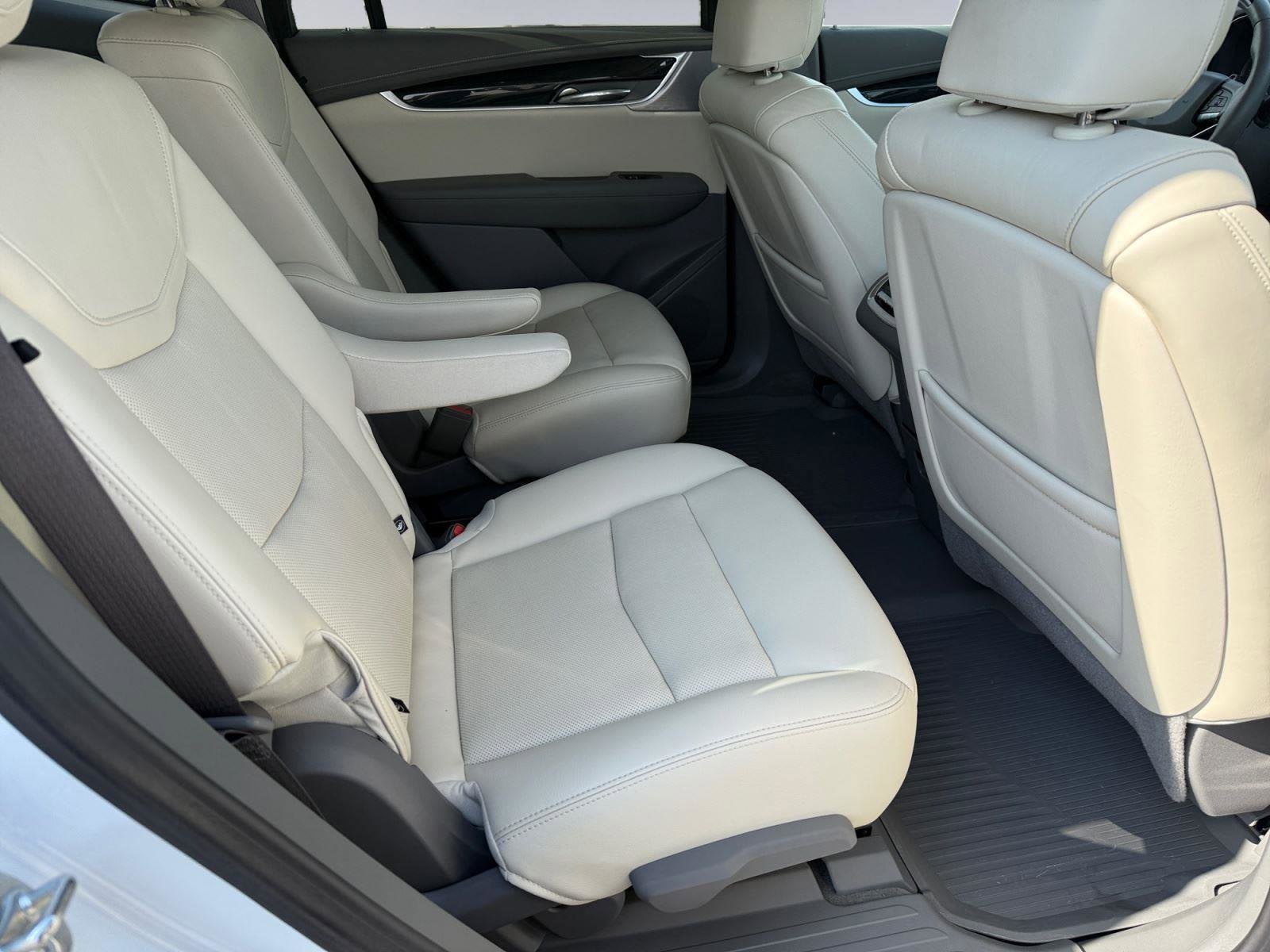 2024 Cadillac XT6 Base