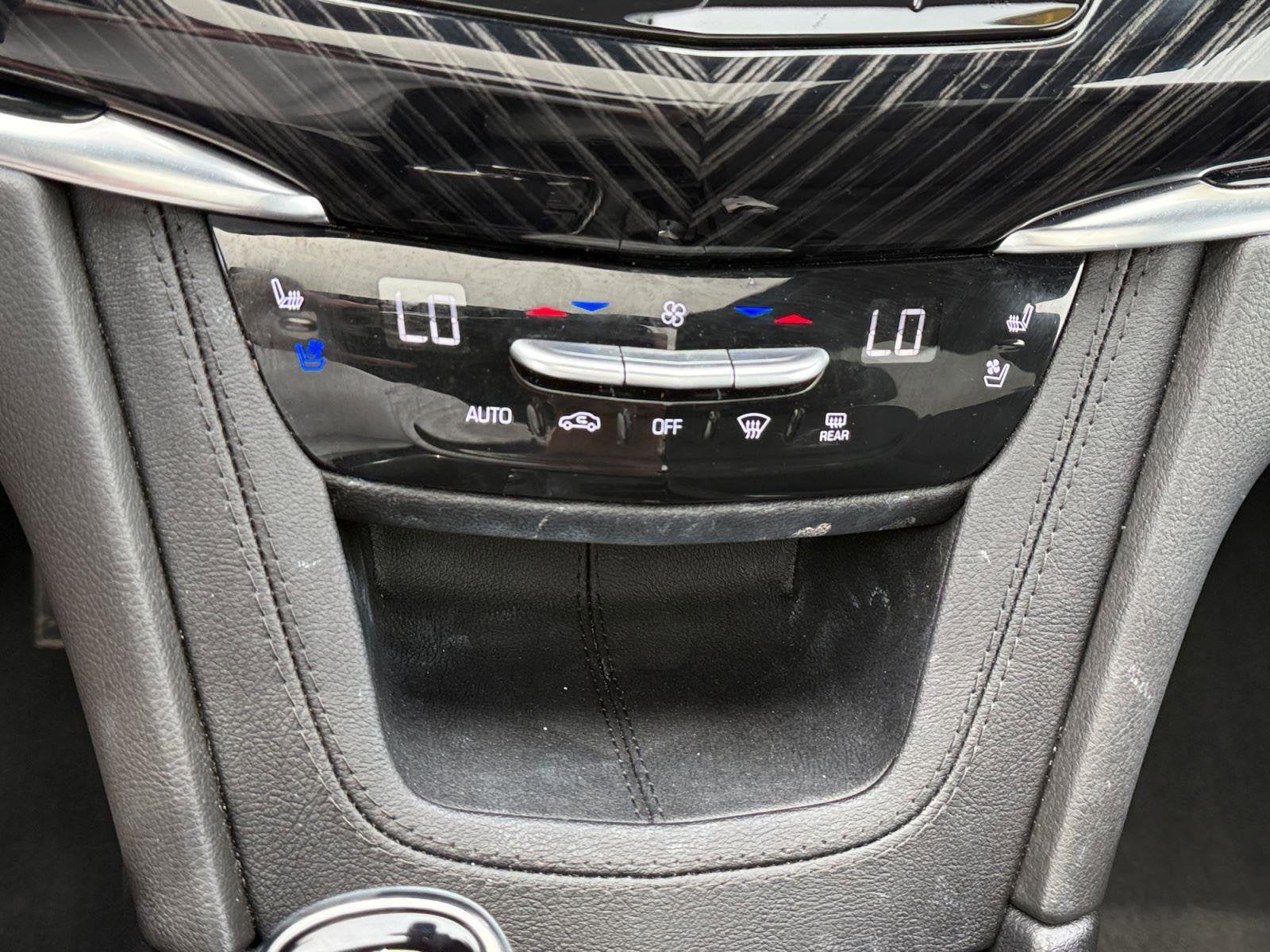 2024 Cadillac XT6 Base