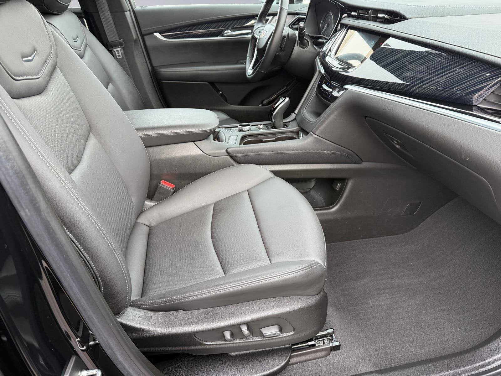 2024 Cadillac XT6 Base