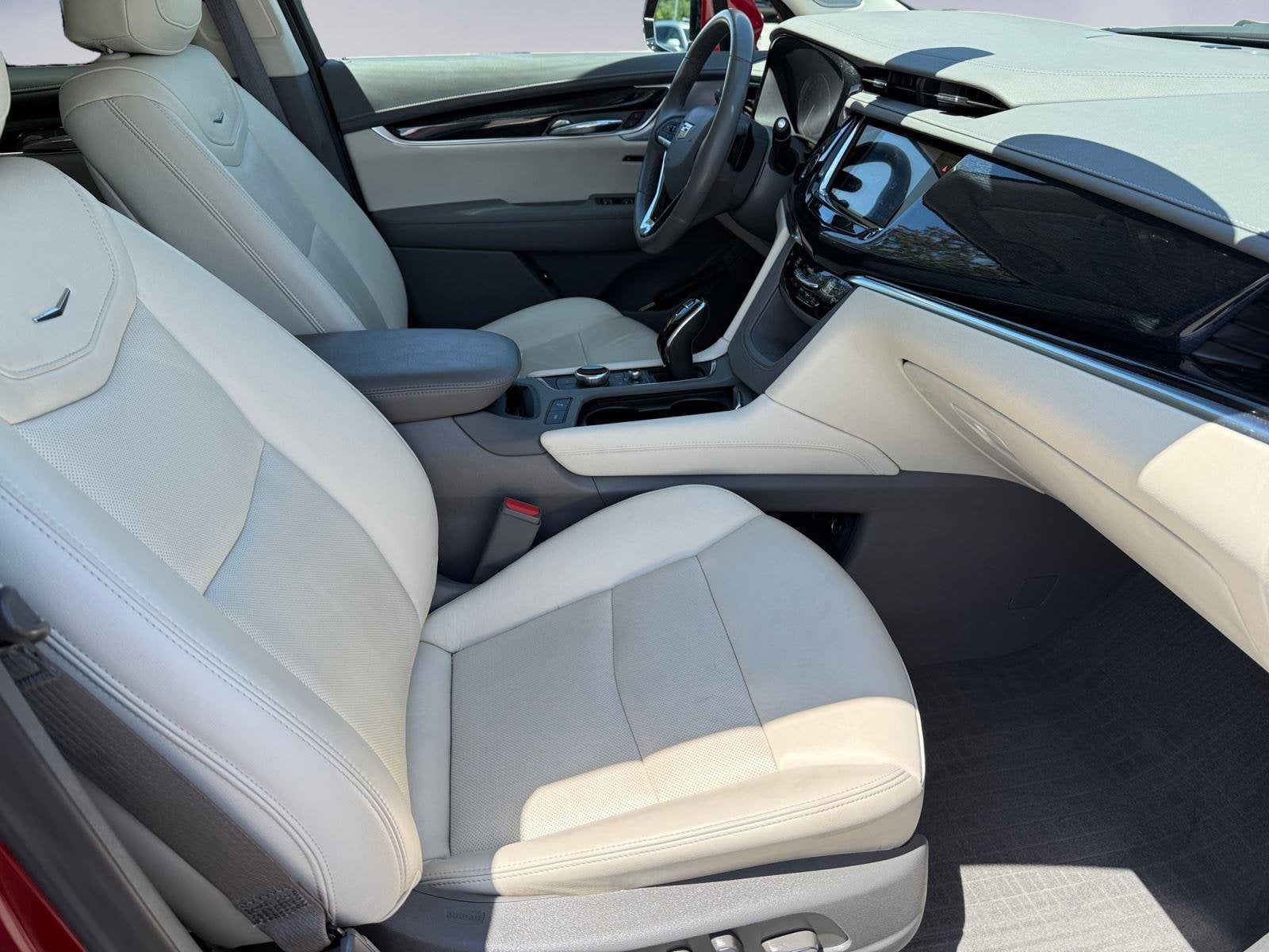 2024 Cadillac XT6 Base