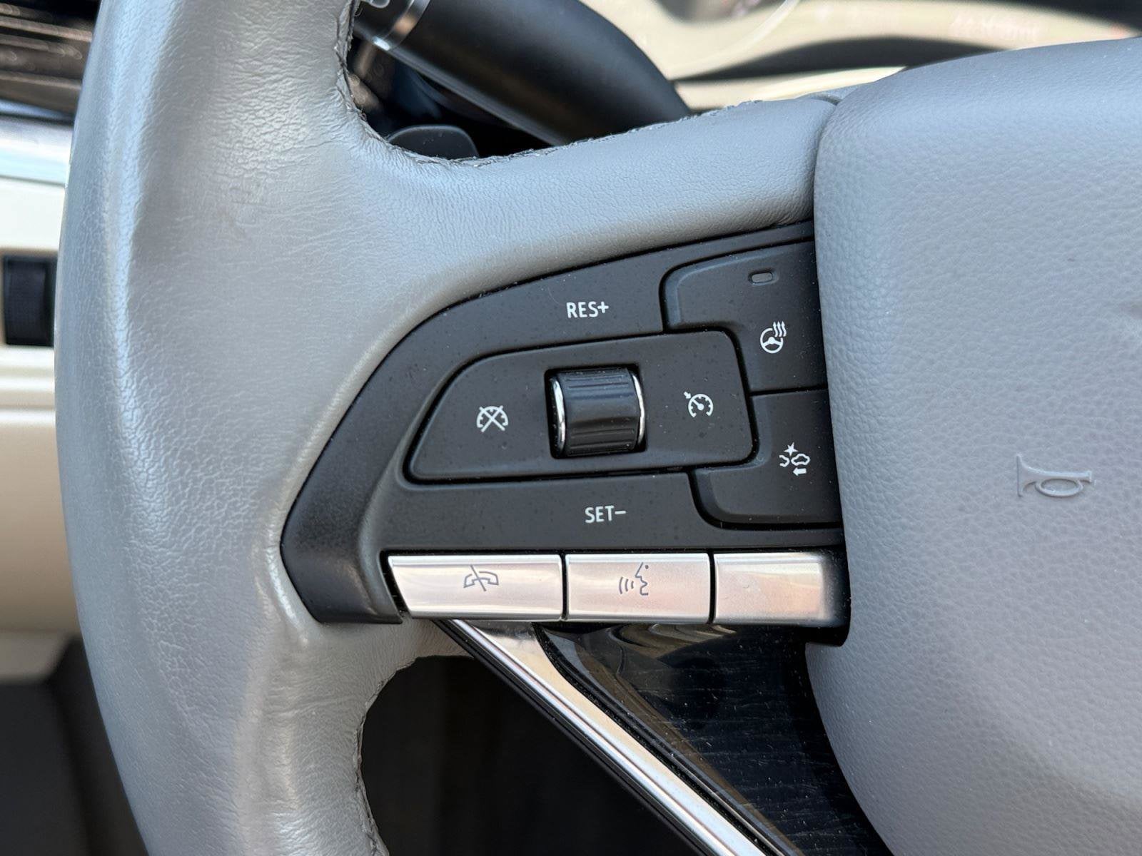 2024 Cadillac XT6 Base