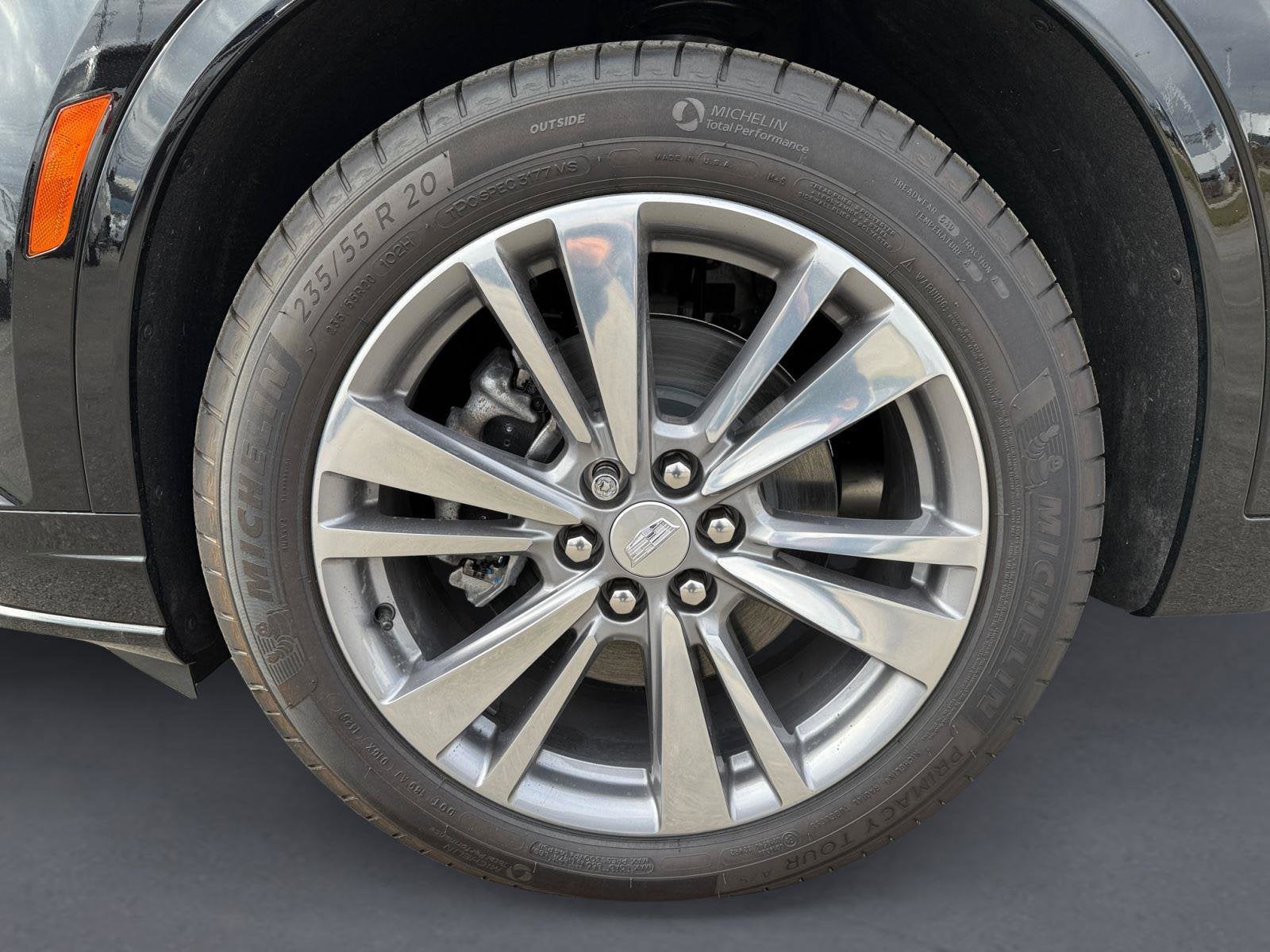 2025 Cadillac XT6 Premium Luxury