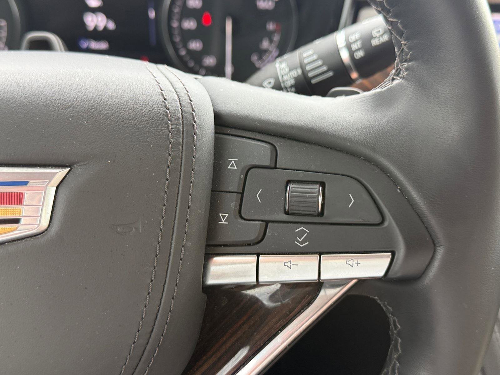 2024 Cadillac XT6 Base