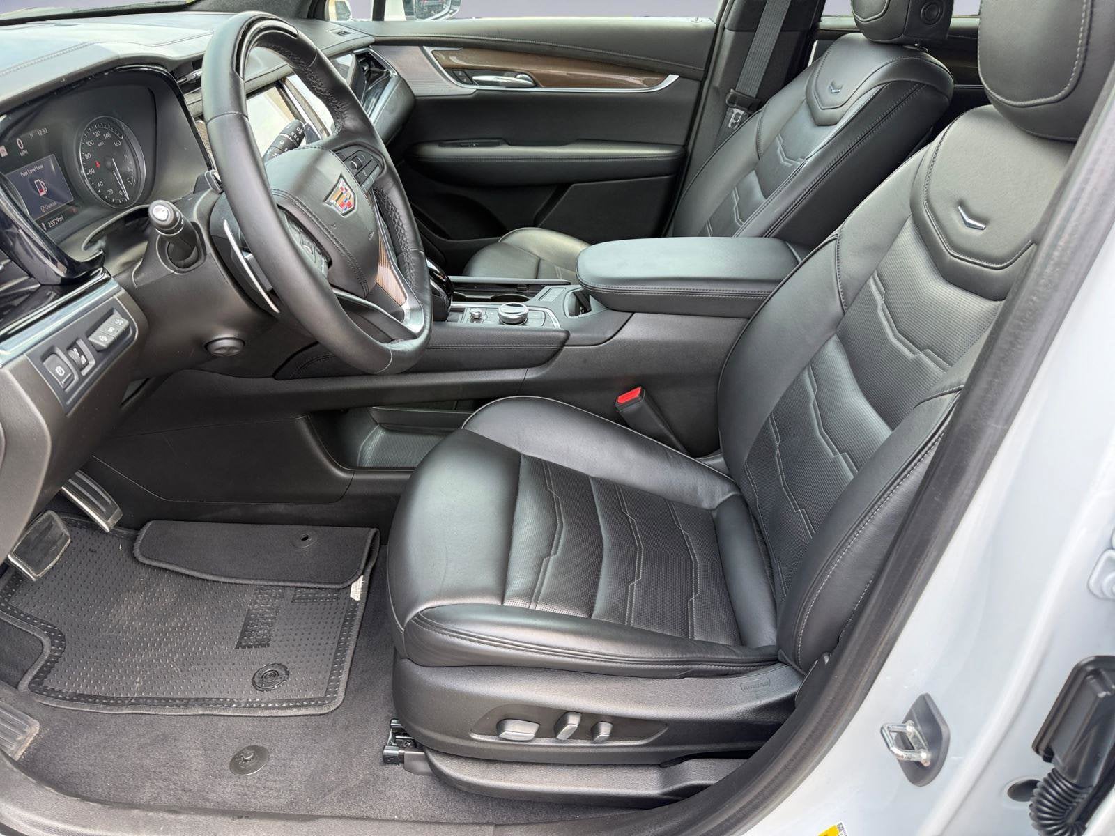 2023 Cadillac XT6 Base