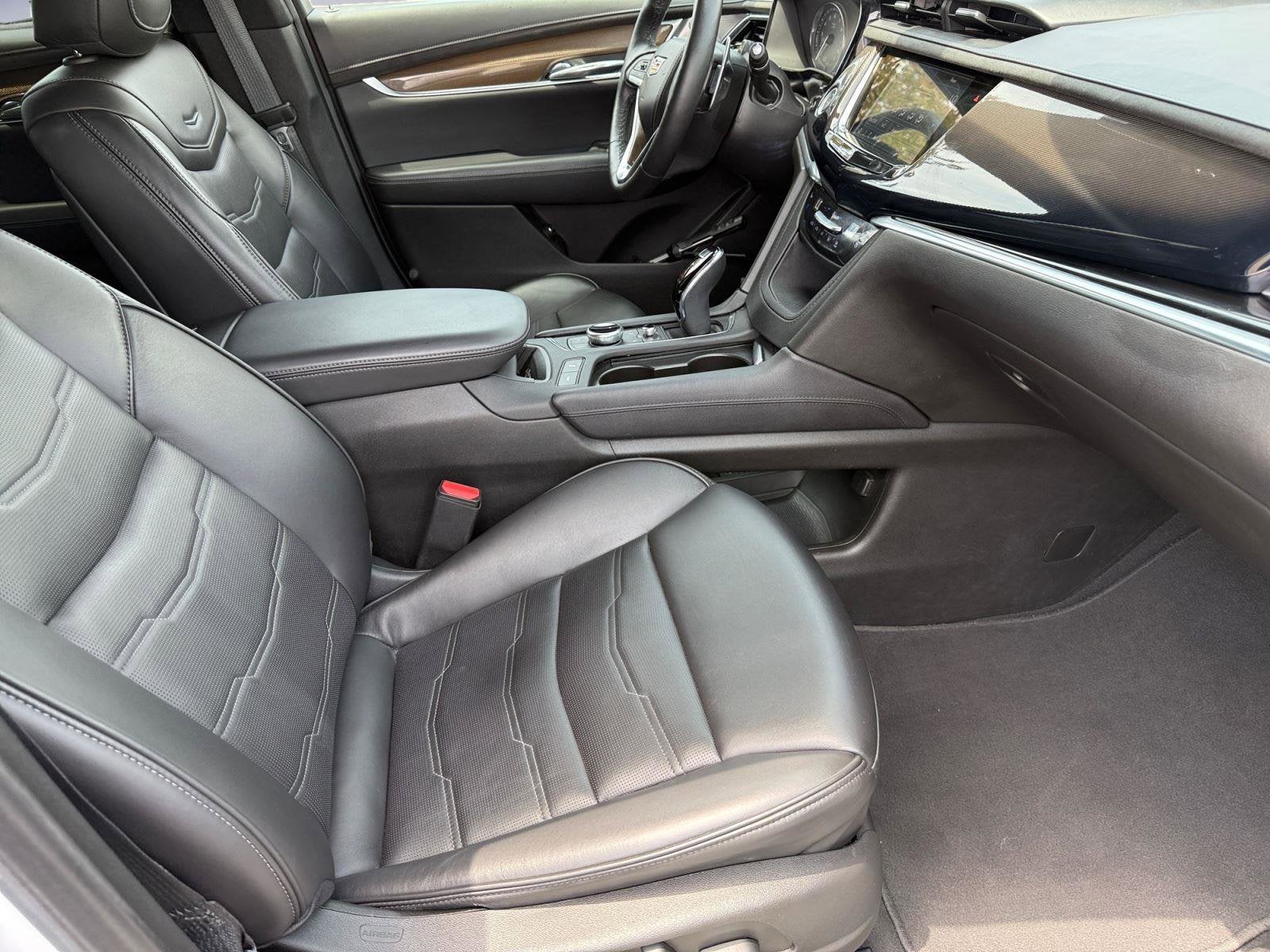 2023 Cadillac XT6 Base