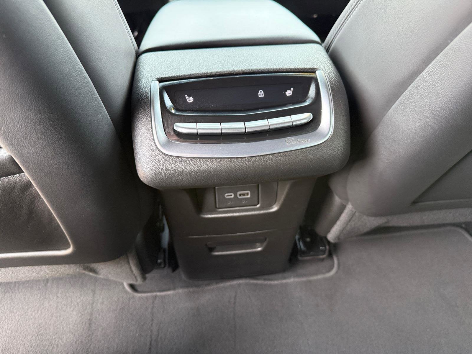 2023 Cadillac XT6 Base