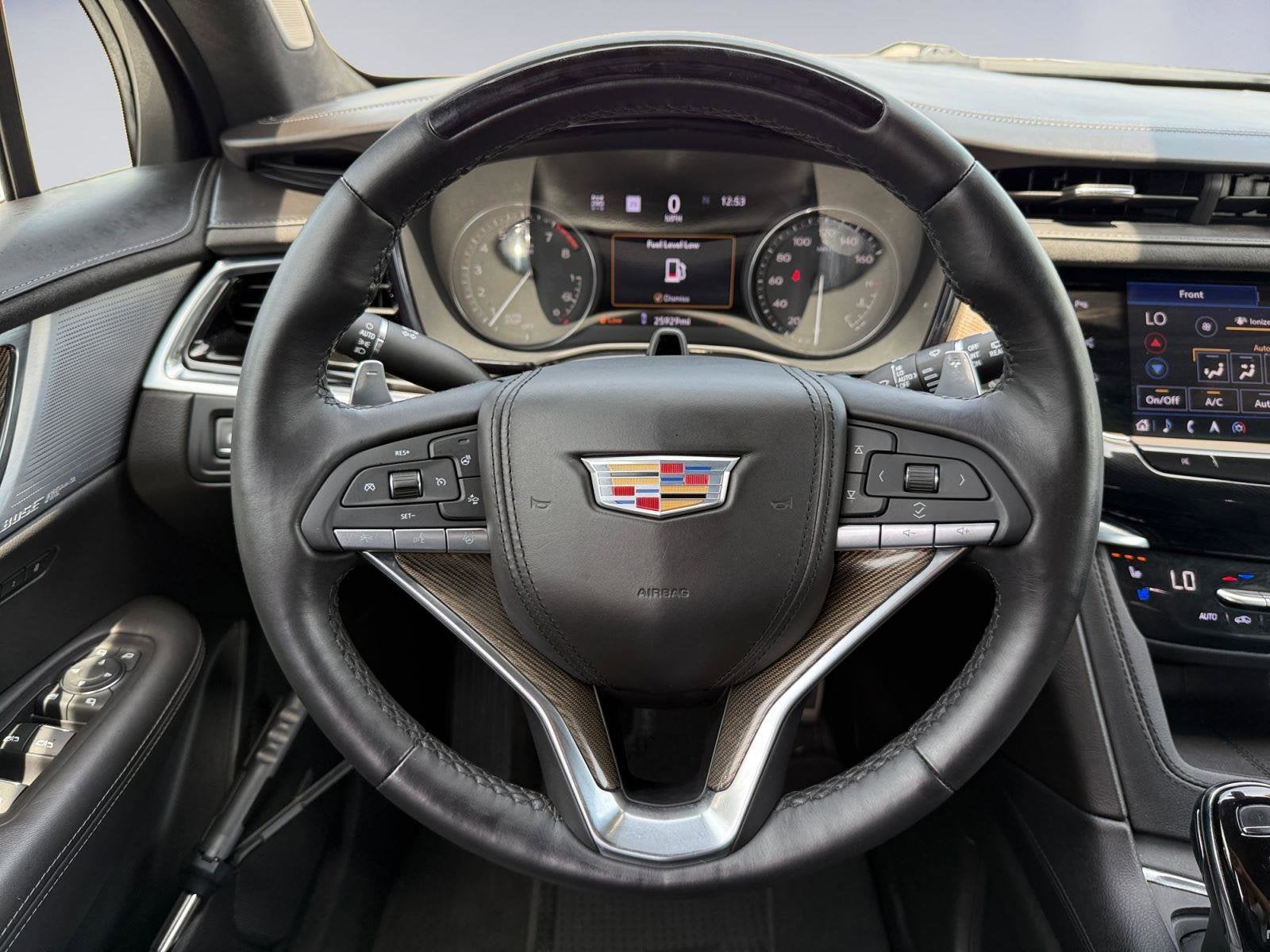 2023 Cadillac XT6 Base