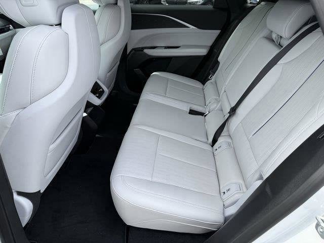 2025 Cadillac LYRIQ Luxury 1