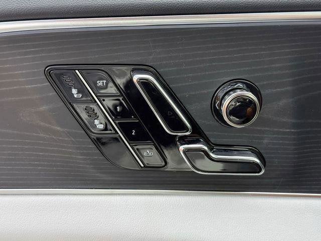 2025 Cadillac LYRIQ Luxury 1