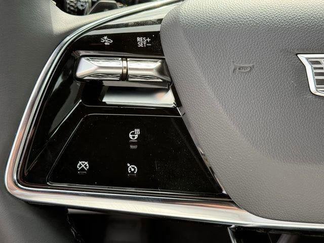 2025 Cadillac LYRIQ Luxury 1