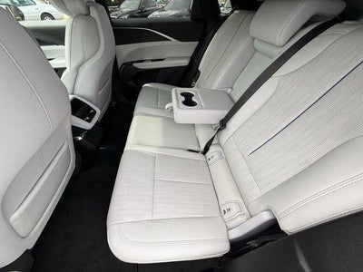 2025 Cadillac LYRIQ Luxury 1