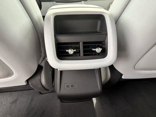 2025 Cadillac LYRIQ Luxury 1