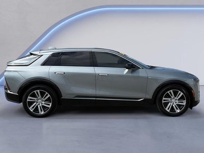2024 Cadillac LYRIQ Luxury 2