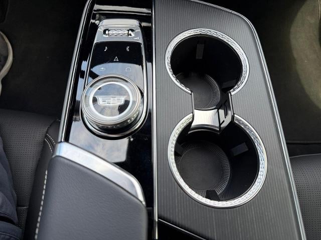 2024 Cadillac LYRIQ Luxury 2