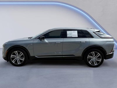 2024 Cadillac LYRIQ Luxury 2