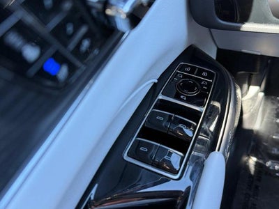 2024 Cadillac LYRIQ 4dr Luxury w/1SD