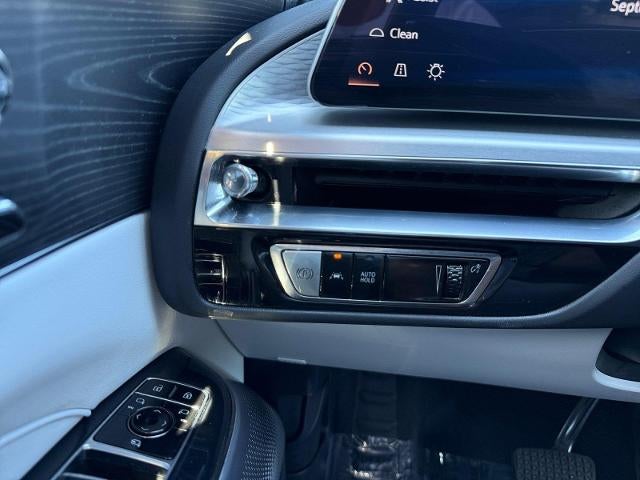 2024 Cadillac LYRIQ 4dr Luxury w/1SD